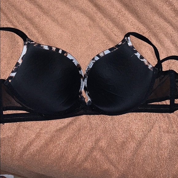 SOLD-Victoria’s Secret bra 36B - Picture 3 of 3